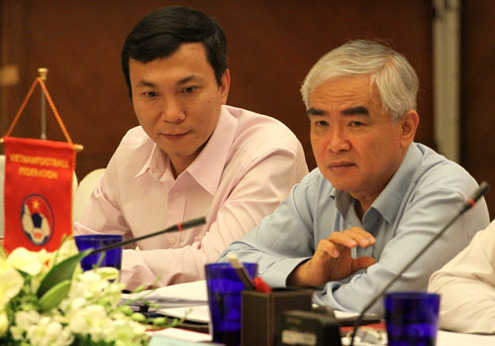 Tổng thư ký VFF Trần Quốc Tuấn và phó chủ tịch Hùng Dũng