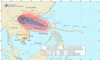 Chùm ảnh đường đi và vị trí cơn bão số 5