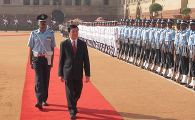 Chủ tịch nước Trương Tấn Sang duyệt đội danh dự