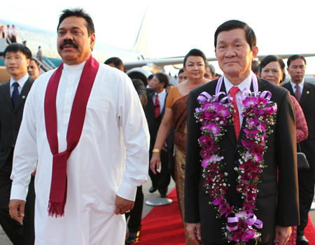 Lễ đón Chủ tịch nước Trương Tấn Sang được tổ chức trọng thể tại sân bay Bandaranaike - Colombo